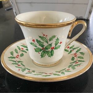 LENOX Holiday Teacup and Saucer Set
